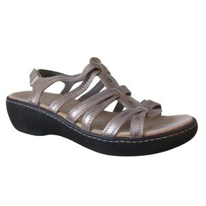 Clarks Collection Strappy Sandals 9.5? Metallic Ankle Strap Comfort Cushioned